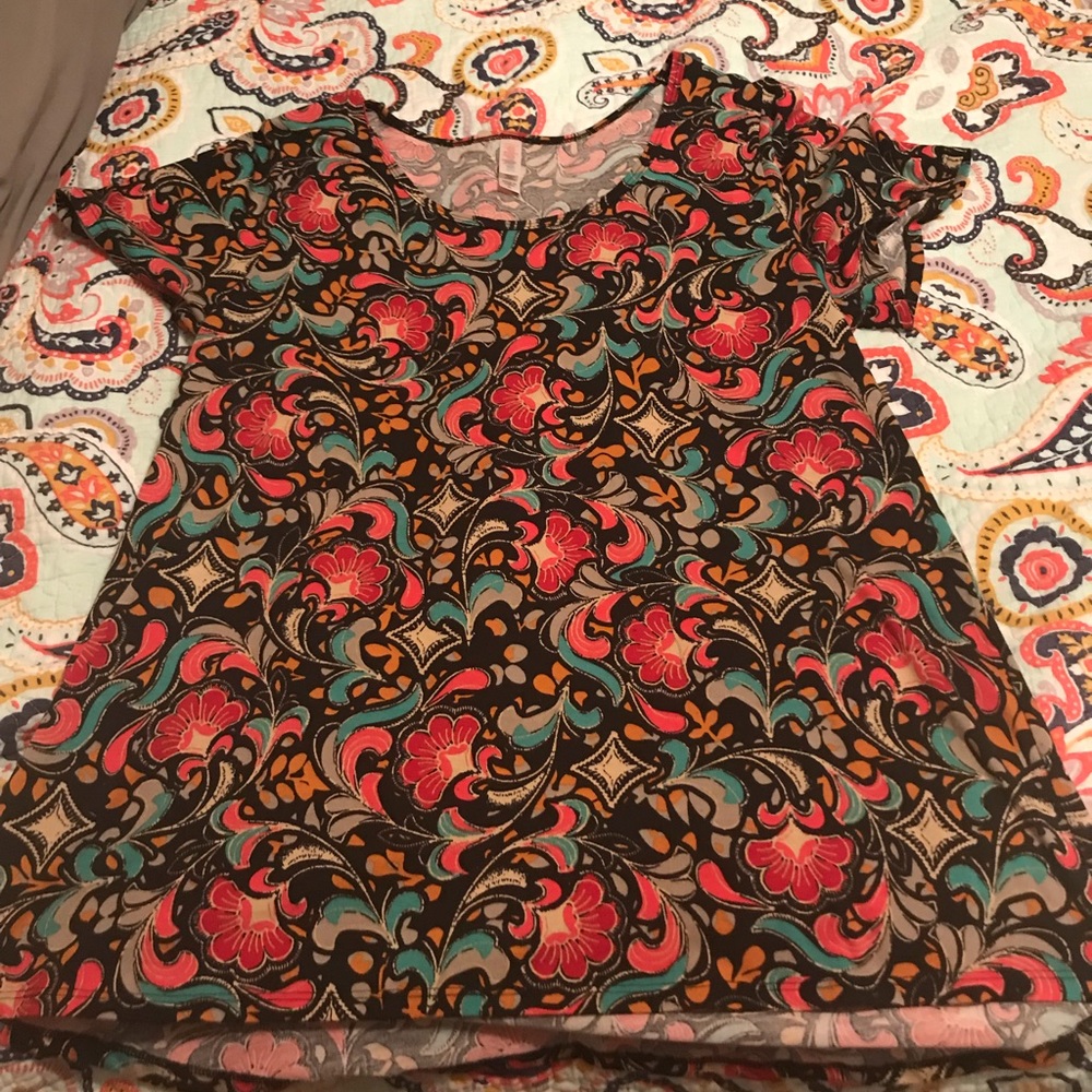 LulaRoe Classic T